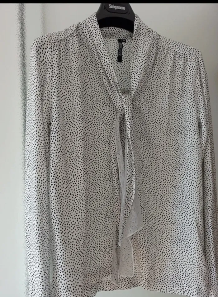 Blouse blanche à pois manche longue - photo numéro 2