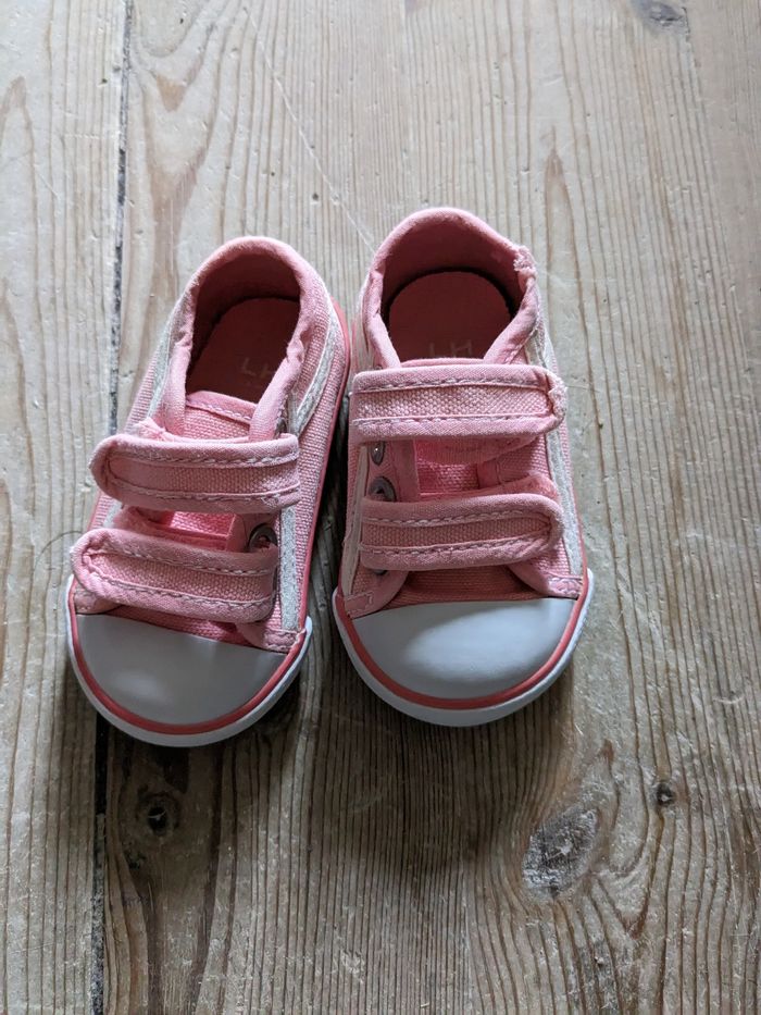 Chaussure toile  fille 19