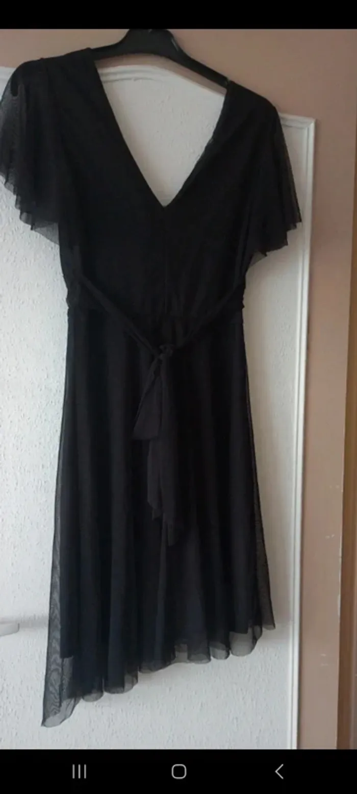 Robe noire élégante - photo numéro 3