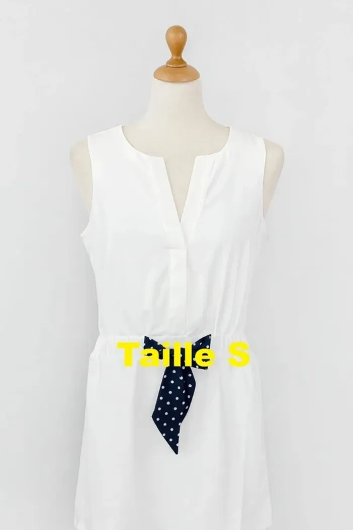 Robe blanche avec noeud bleu marine à pois Vero Moda Taille S
