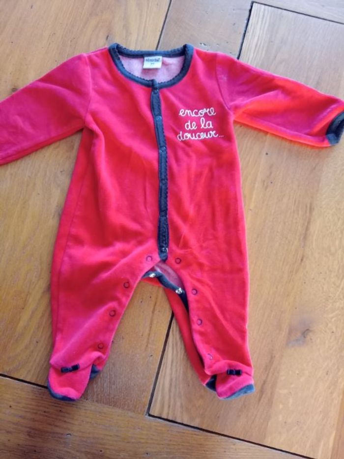 Pyjama rouge encore de la douceur