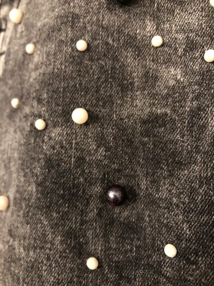 Jean noir délavé à perles - photo numéro 8