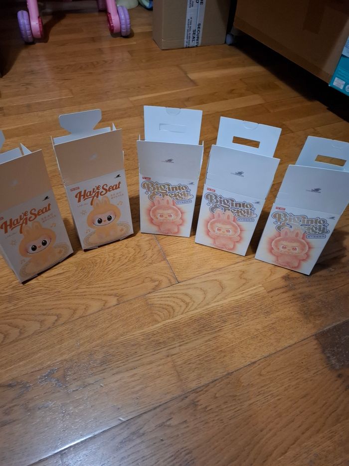 Lot de 5 labubus - photo numéro 3