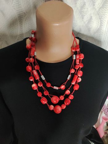 Collier rouge vintage