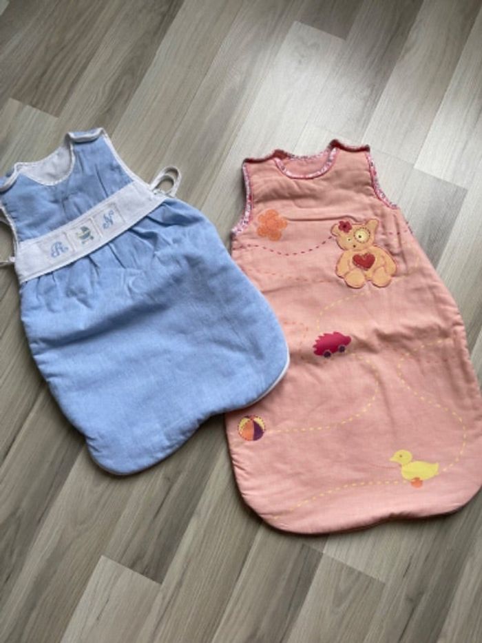 Lot de deux gigoteuses naissance et 1 mois