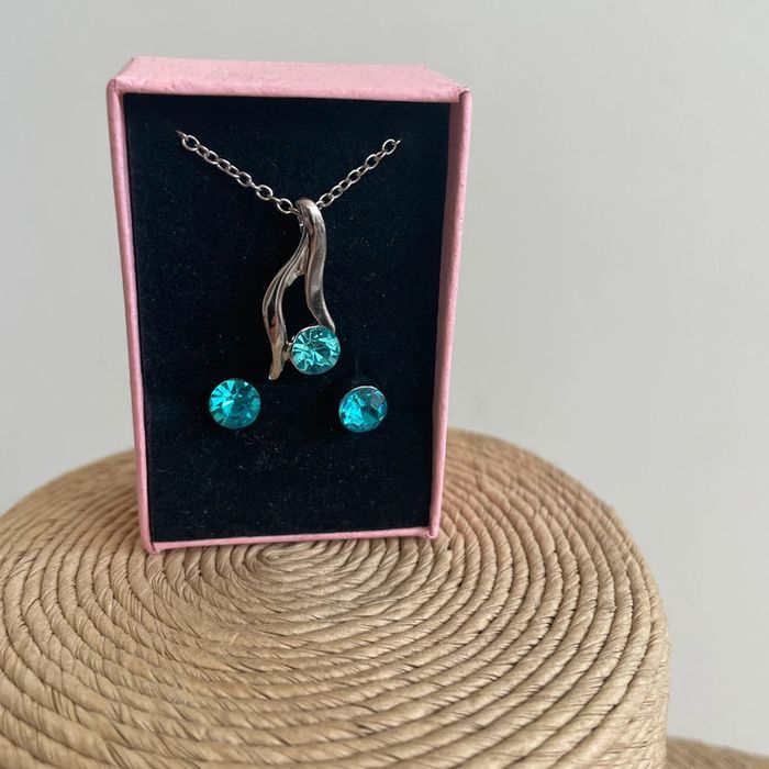 🚨 idée cadeau  🚨 parure de bijoux neuve avec écrin - photo numéro 18