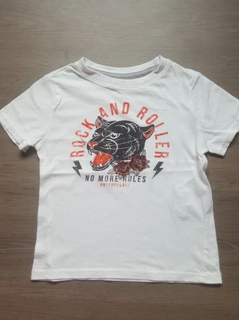 T-shirt manches courtes taille 4 ans