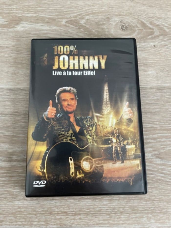 DVD 100 % Johnny live à la Tour Eiffel en excellent état
