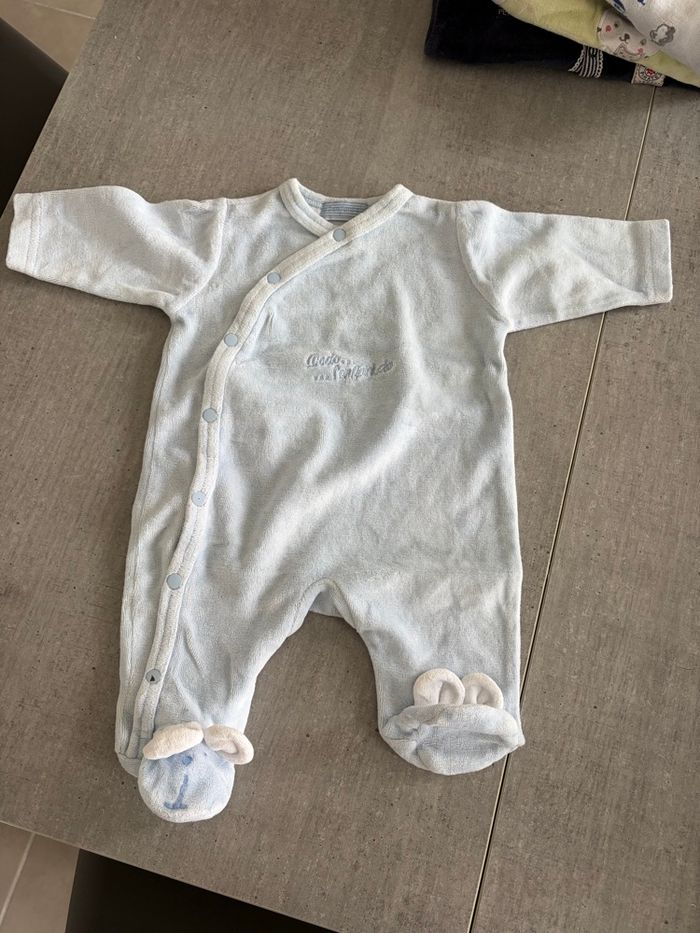 Pyjamas 1 mois - photo numéro 3