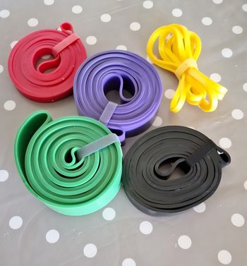 Lot de 5 bandes de sport NEUVES sous emballage fermé. 5 à 65kg