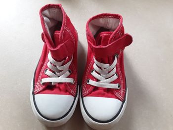 Baskets type CONVERSE fille en 25 TBE