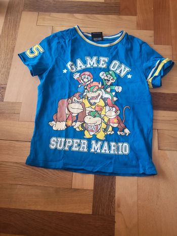 Tee-shirt.