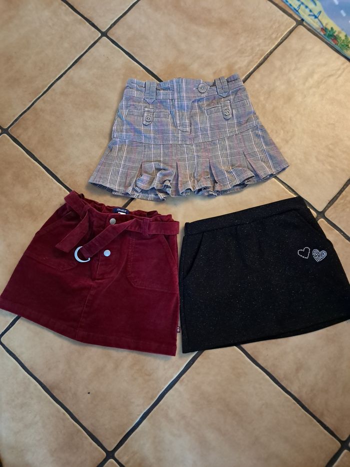 Lot de jupes et robes 6ans