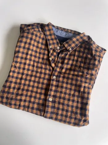 Chemise à carreaux