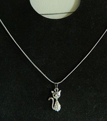 Collier + pendentif "Chat" neuf