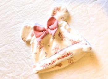Bonnet Disney Baby Blanc Minnie Fleurs Ruban Rose Grandes Oreilles Minnie Mouse Accessoire Bébés