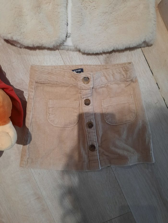 Lot de robes et jupes et gilets 3 ans neufs et tbe - photo numéro 3