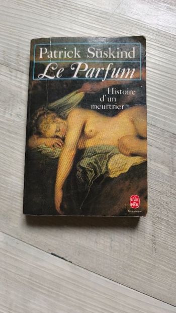 Livre Le parfum