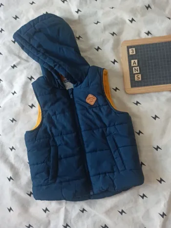 Doudoune sans manches / taille 36 mois / tbe