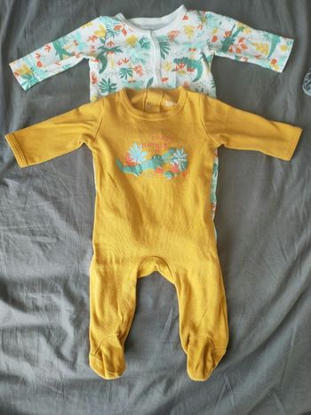 2 grenouillères bébé