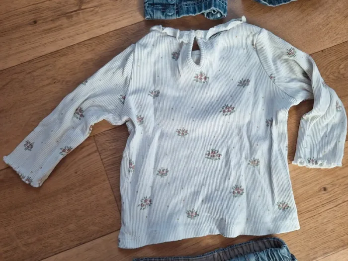 Ensemble t-shirt + pantalon en 6mois - photo numéro 3