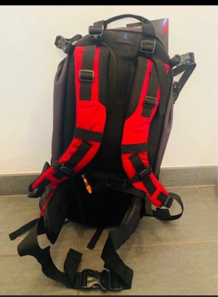 Sac à dos randonnée / voyage neuf Hi-Tec 35 litres - photo numéro 3