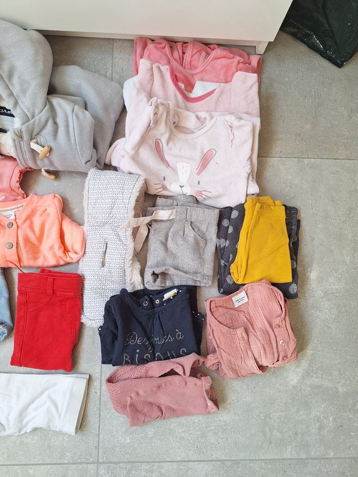 Lot vêtements bébé fille - photo numéro 2
