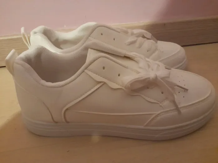 Basket blanches - photo numéro 3