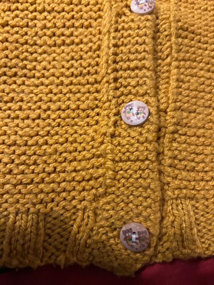 Veste moutarde tricoté main 4 ans - photo numéro 3
