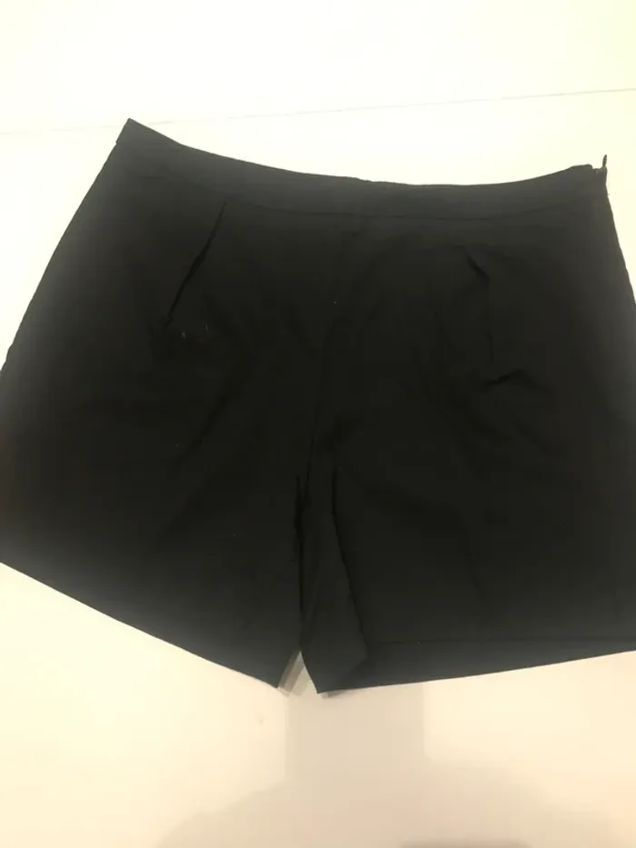 Short benetton noir