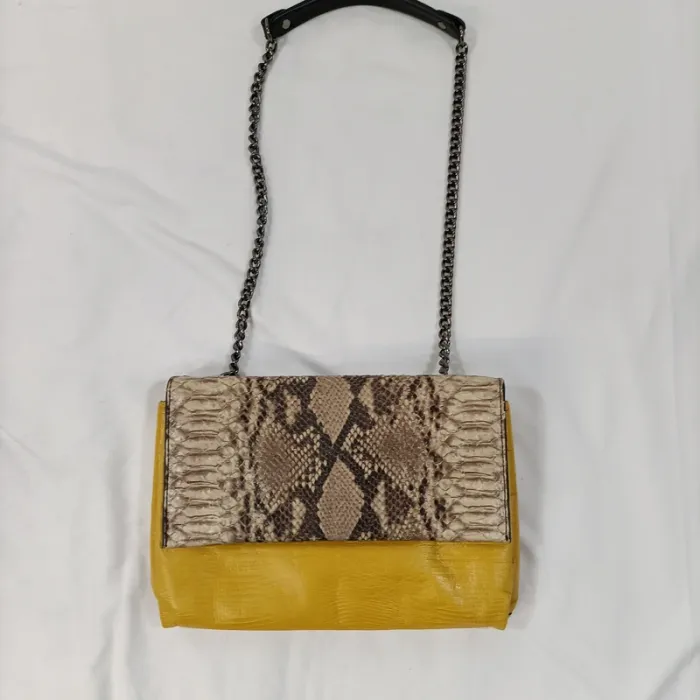 Sac à main jaune - Cori - Cuir léger vintage serpent chaine LE S050 - photo numéro 2