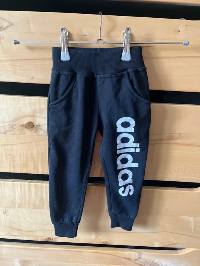 Jogging adidas