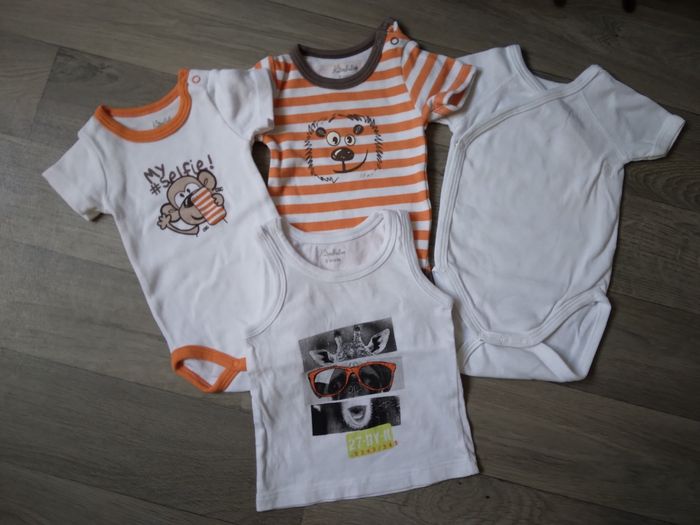 Lot bodies 3  mois