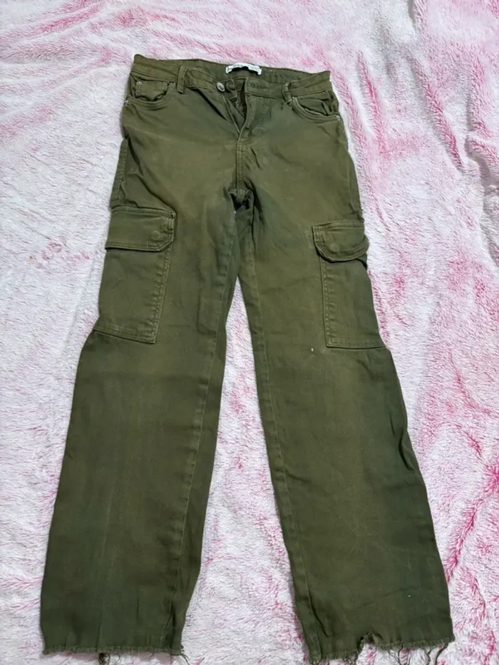 Cargo kaki