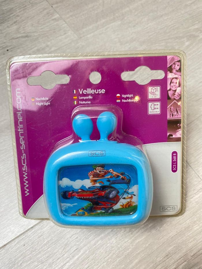 Veilleuse enfant garçon scs sentinel à brancher sur secteur facile à transporter