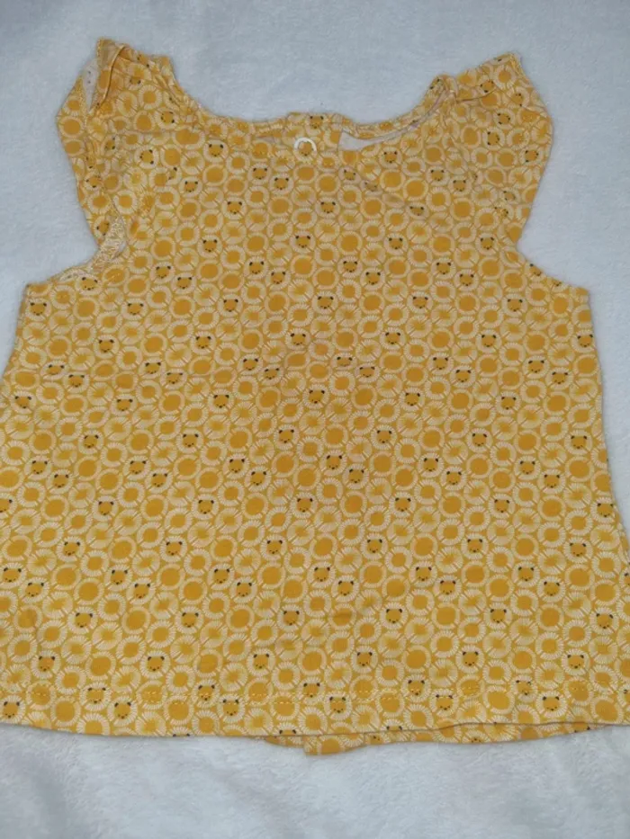 Tee-shirt taille 9 mois 71 cm