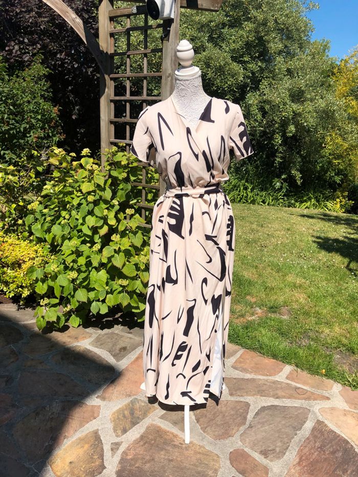 Robe neuve taille S/M - photo numéro 2