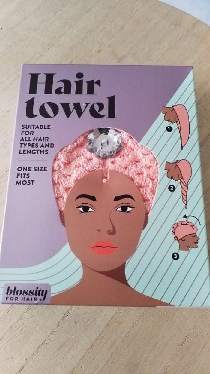 Serviette pour cheveux avec strass neuve