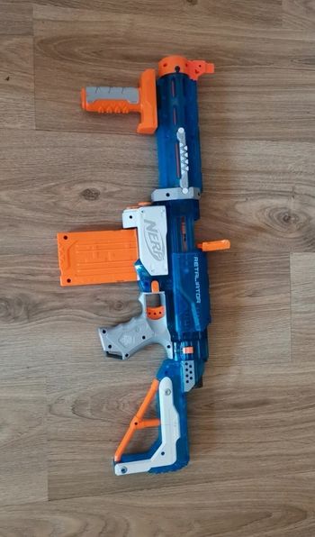 Pistolet Nerf retaliator