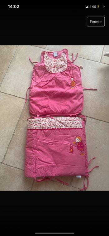 Turbulette et tour de lit assortis