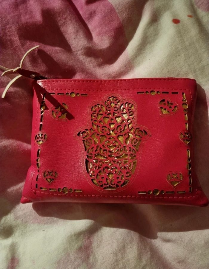 Pochette main de fatma avec ouate à l'intérieur