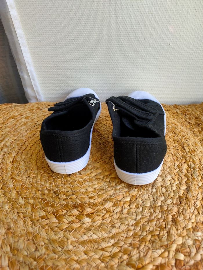Chaussures en toile noir taille 31 - photo numéro 3