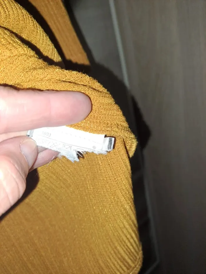 Haut femme moutarde comme neuf 50/52 T6 tbe étiquette coupée - photo numéro 3