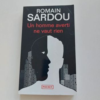 Livre - Un homme averti ne vaut rien