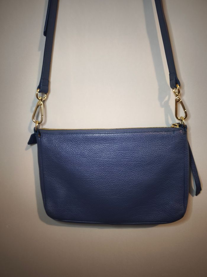 Sac Lancaster bleu marine en vrai cuir – extérieur parfait, intérieur légèrement taché 💼✨ - photo numéro 8