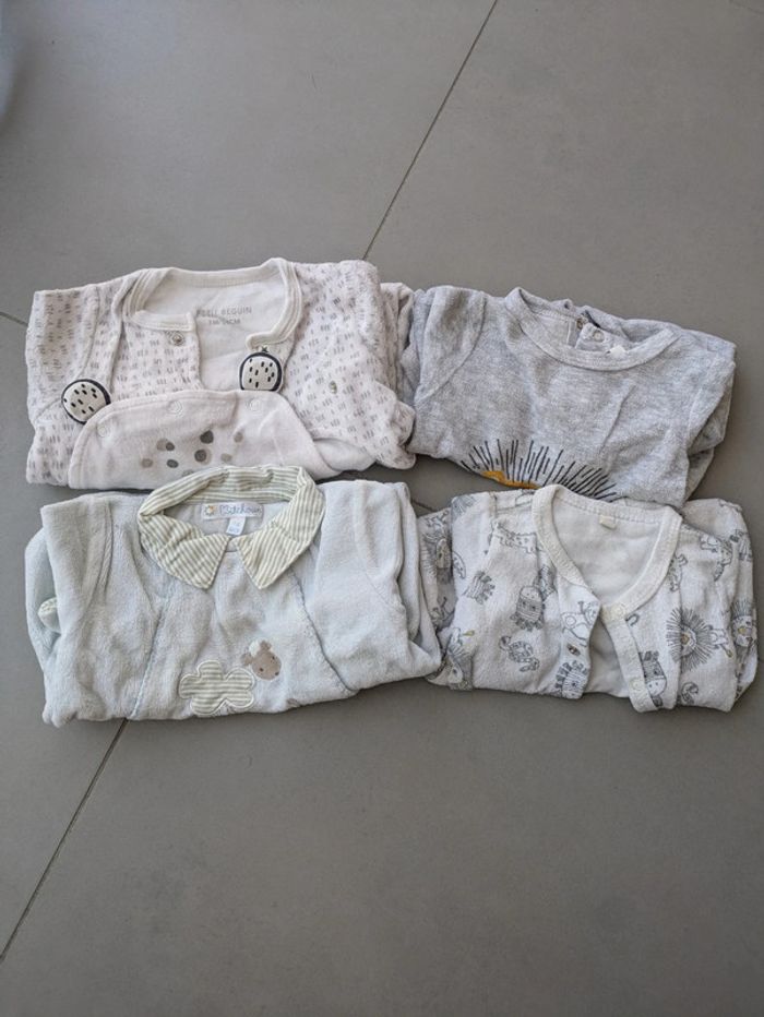 Lot de 4 pyjamas 1 mois