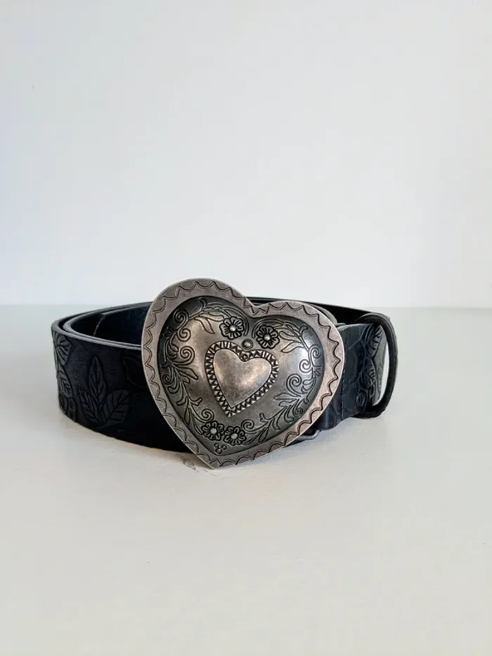 🖤 Ceinture noire à motifs en relief & boucle cœur argentée 🖤 - photo numéro 2