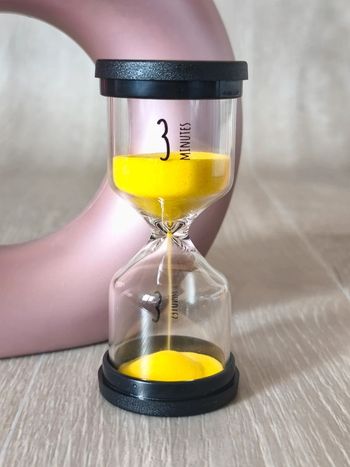 Gros sablier en verre 3 min jaune