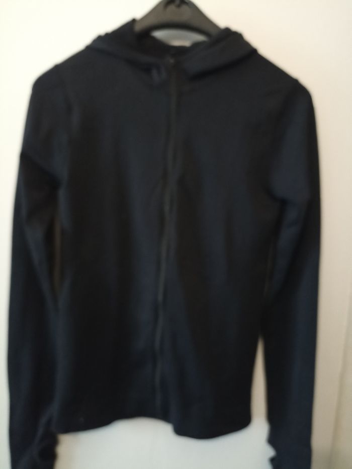 Gilet de sport noir élégant et fonctionnel - Idéal pour vos entraînements ! - photo numéro 5