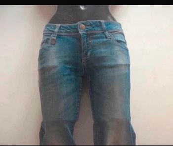 Jean pour femme TRÈS BON ÉTAT taille 38 / M couleur bleu